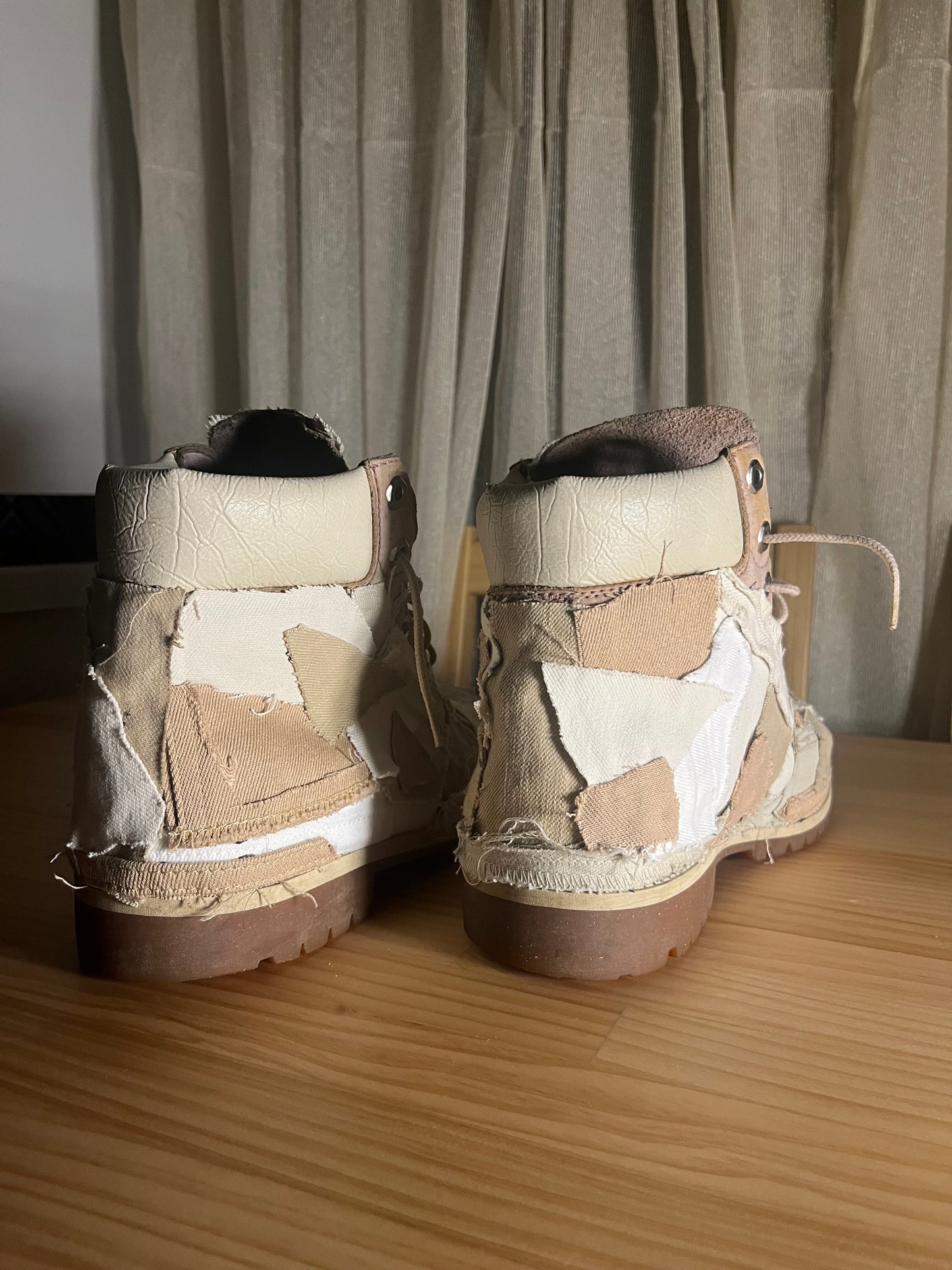 MAD 'Beige Harmony' TIMBS